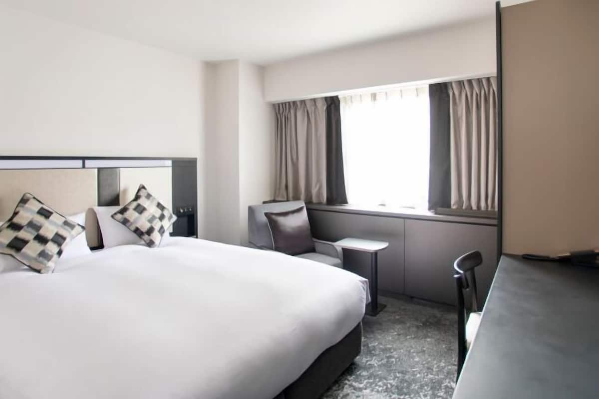 1 bedroom, in-room safe, desk, blackout drapes