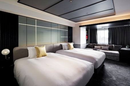 Suite, Non Smoking (Cross Floor) | In-room safe, desk, blackout drapes, free WiFi. Cross Hotel Osaka(ORIX HOTELS & RESORTS)