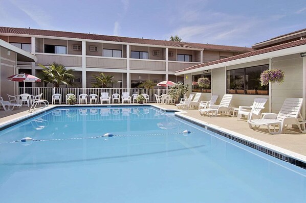 Indoor pool, outdoor pool