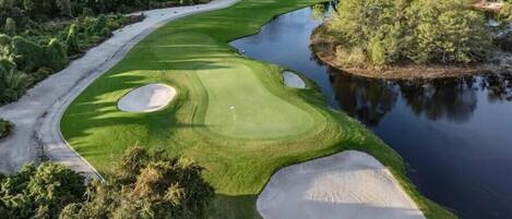 Quang cảnh sân golf