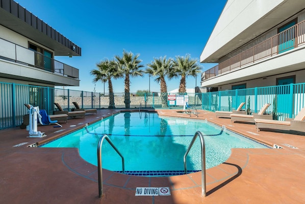 Seasonal outdoor pool, sun loungers