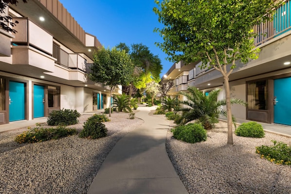 Courtyard - Ramada by Wyndham El Paso (El Paso)