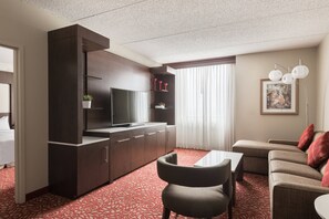 32-inch Smart TV with digital channels, TV, Netflix - Columbus Airport Marriott (Columbus)
