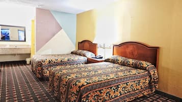 Tabla de planchar con plancha, wifi gratis, ropa de cama y despertador