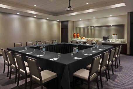 Hilton Toronto Markham Suites Conference Centre Spa - Image 95