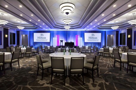 Hilton Toronto Markham Suites Conference Centre Spa - Image 9