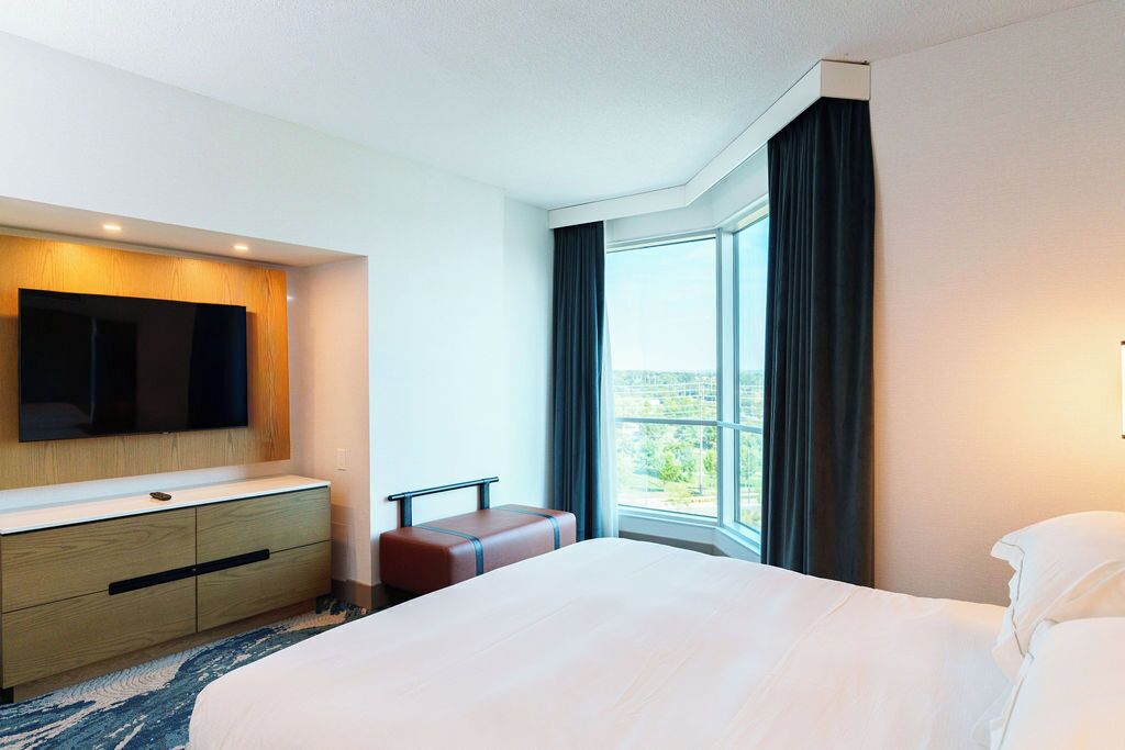 Suite, 1 Bedroom | Hypo-allergenic bedding, in-room safe, desk, laptop workspace