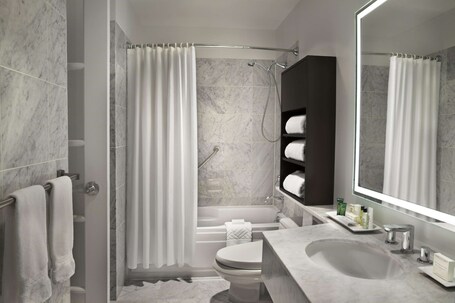Hilton Toronto Markham Suites Conference Centre Spa - Image 7