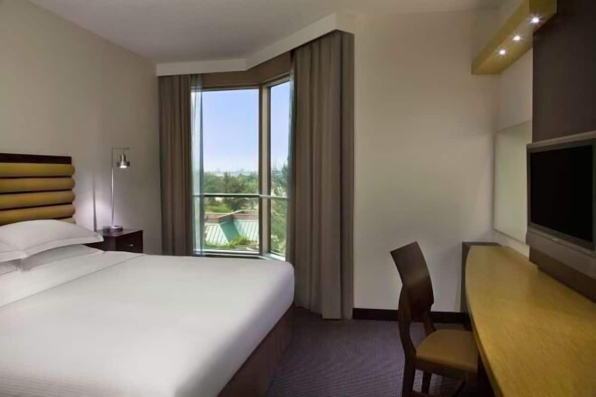 1 bedroom, hypo-allergenic bedding, in-room safe, desk