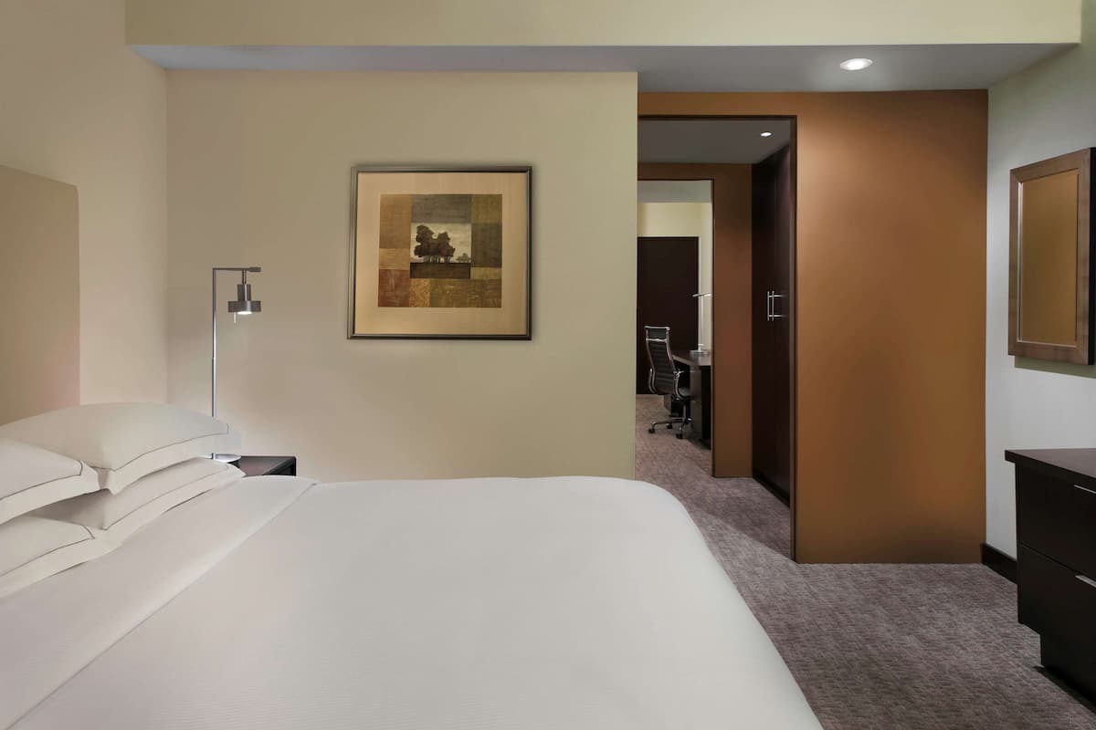 1 bedroom, hypo-allergenic bedding, in-room safe, desk