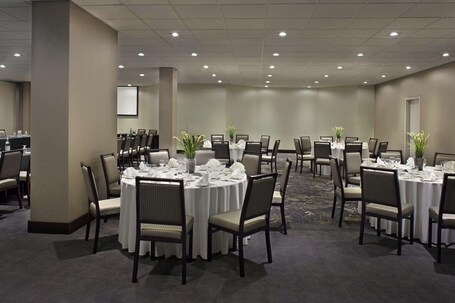 Hilton Toronto Markham Suites Conference Centre Spa - Image 91