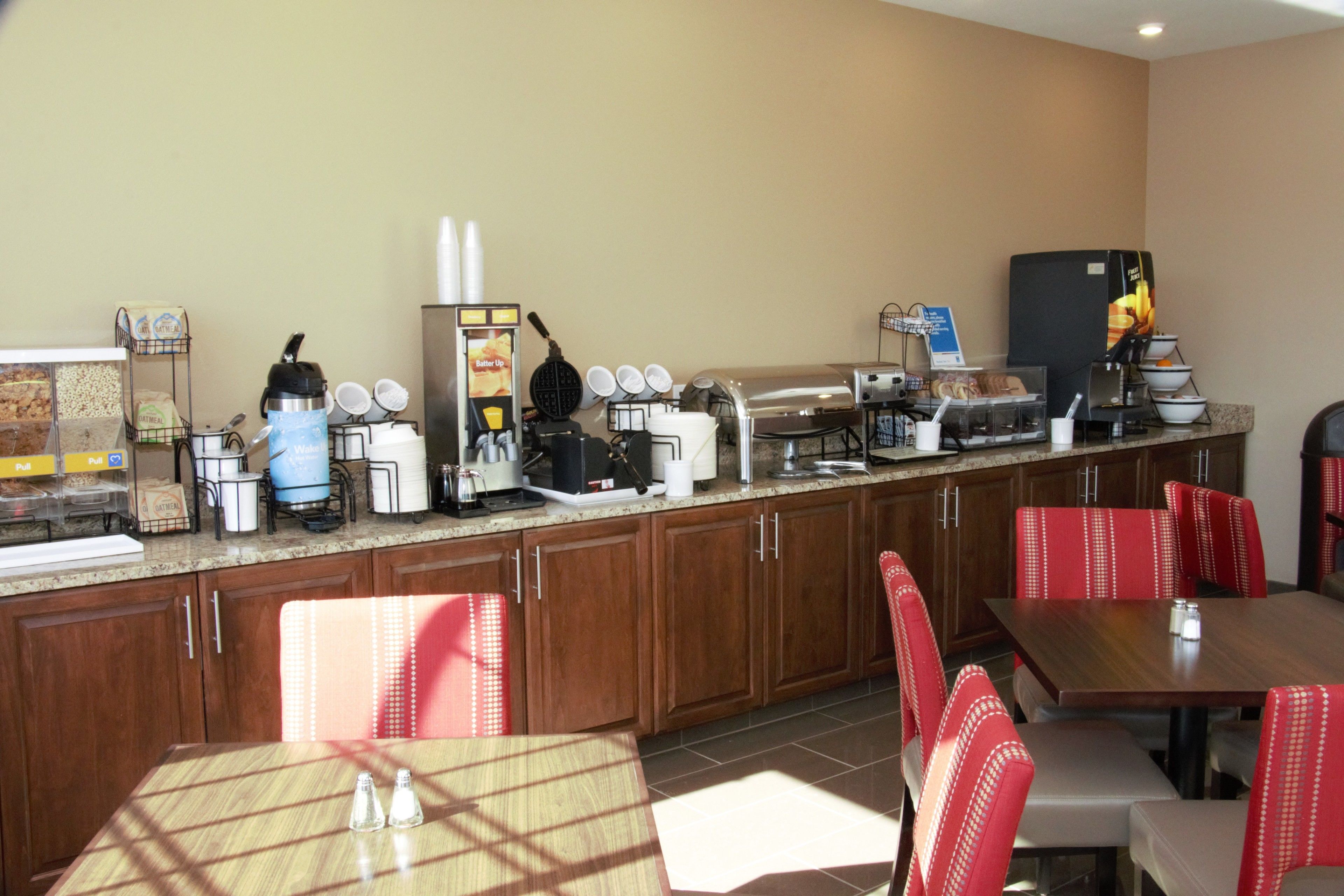 free buffet breakfast