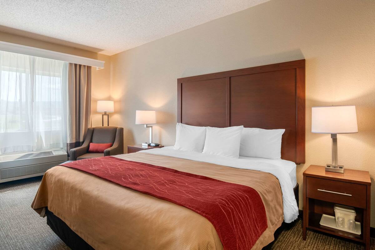 Room, 1 King Bed, Accessible, Non Smoking | In-room safe, desk, soundproofing, iron/ironing board