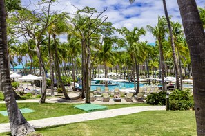 Premium bedding, in-room safe, laptop workspace, soundproofing - Hilton Ponce Golf & Casino Resort (Ponce)