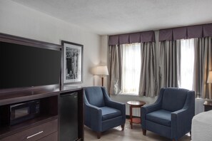 Standard Room, 1 King Bed, Non Smoking, Refrigerator & Microwave | Laptop workspace, blackout drapes, iron/ironing board - Best Western Gregory Hotel (Brooklyn)
