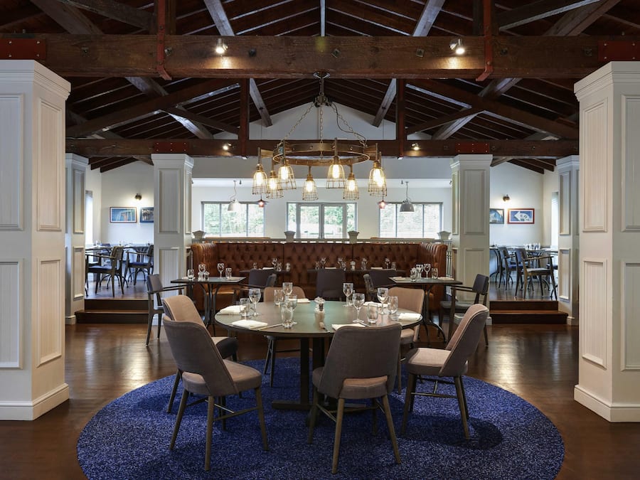 Breakfast and dinner served