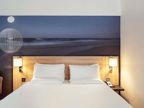 Hypo-allergenic bedding, in-room safe, desk, soundproofing