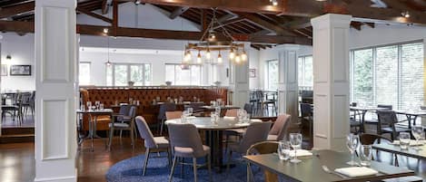 Daily English breakfast (GBP 16.45 per person)