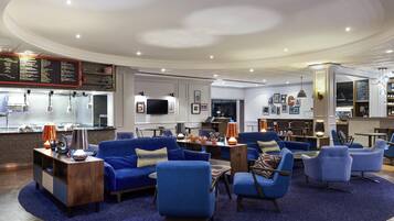 Breakfast and dinner served