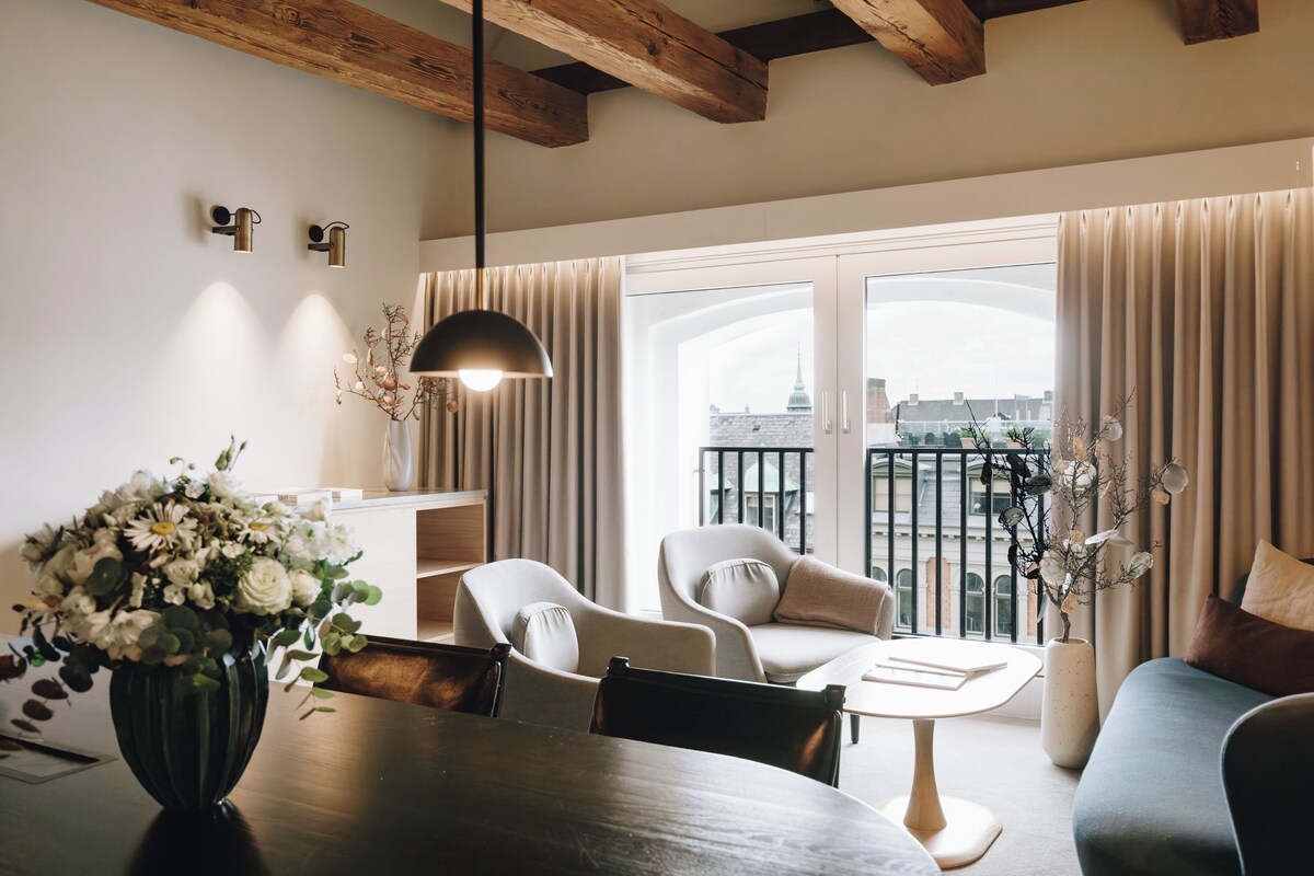 Ropa de cama de alta calidad, colchones con pillow-top y minibar 