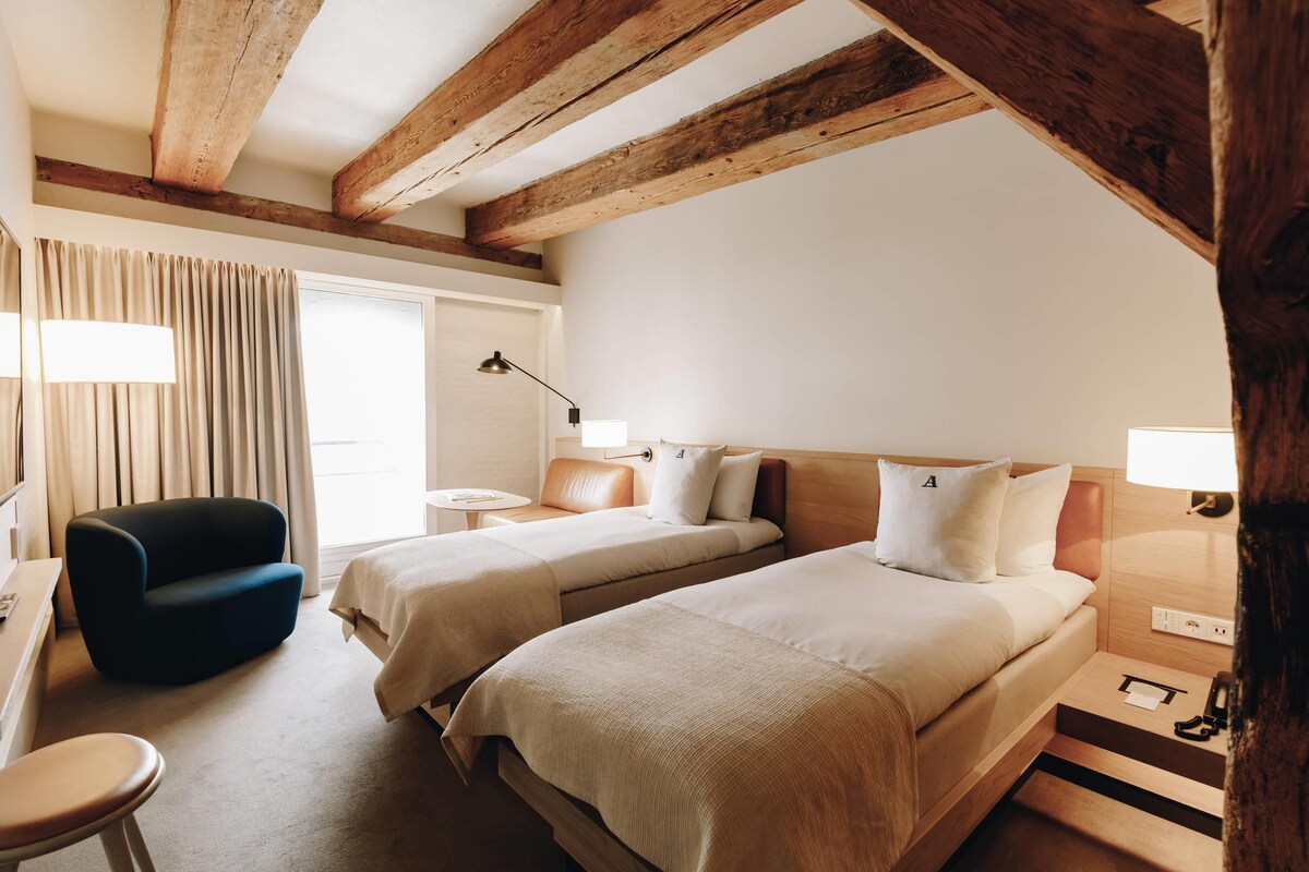 Habitación superior con 2 camas individuales | Ropa de cama de alta calidad, camas con pillow-top y minibar