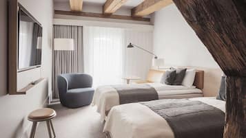 Premium bedding, pillowtop beds, minibar, in-room safe