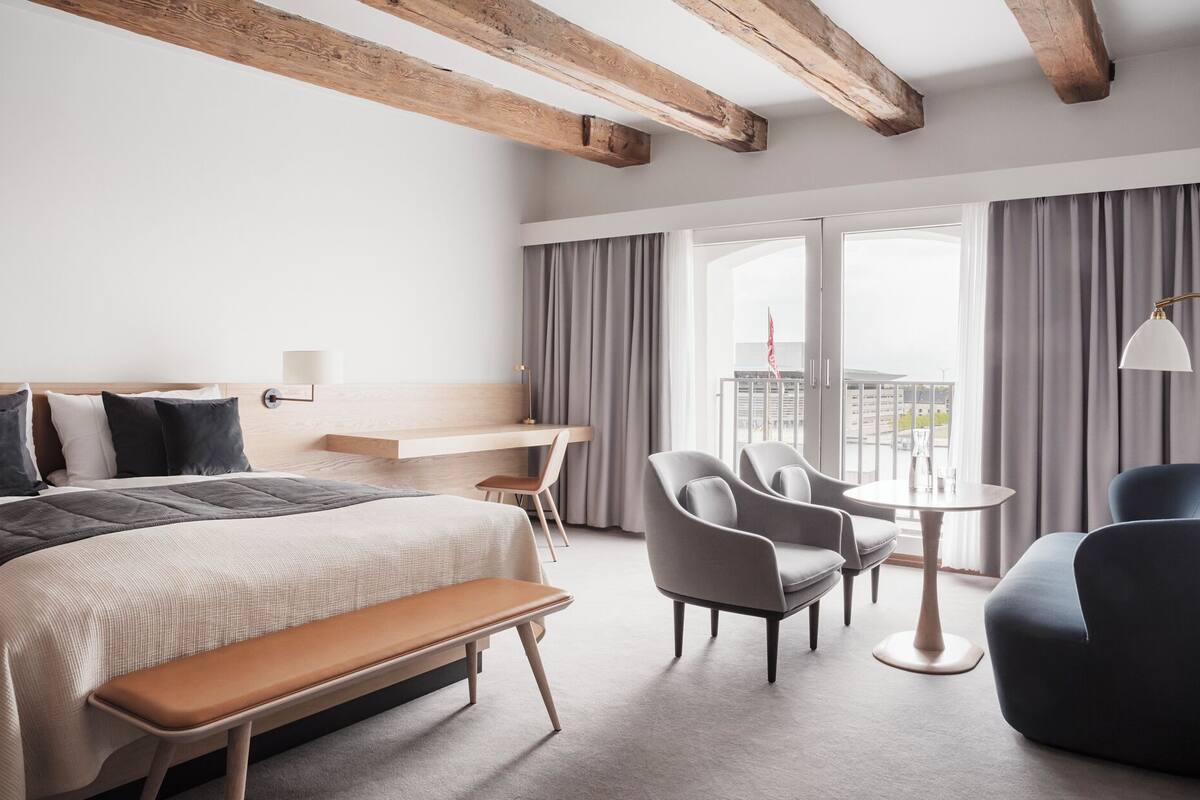 Suíte (Admiral) | Roupas de cama premium, camas com colchões pillow-top, frigobar