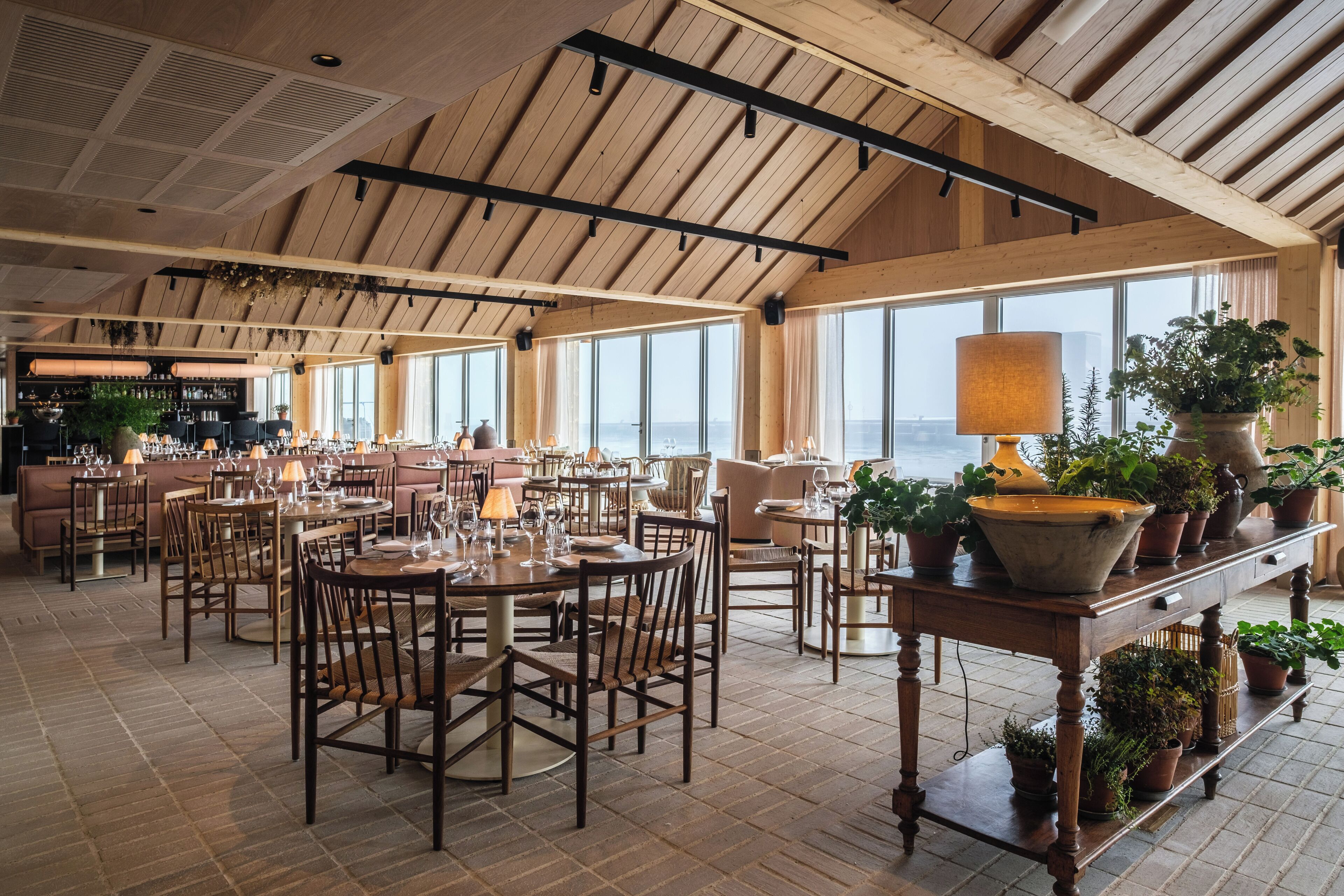 Breakfast, lunch, dinner served; Mediterranean cuisine 