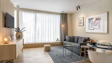 Penthouse, 1 slaapkamer, keuken | Een kluis op de kamer, verduisterende gordijnen