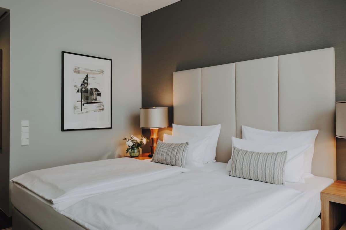 Premium bedding, Select Comfort beds, minibar, in-room safe