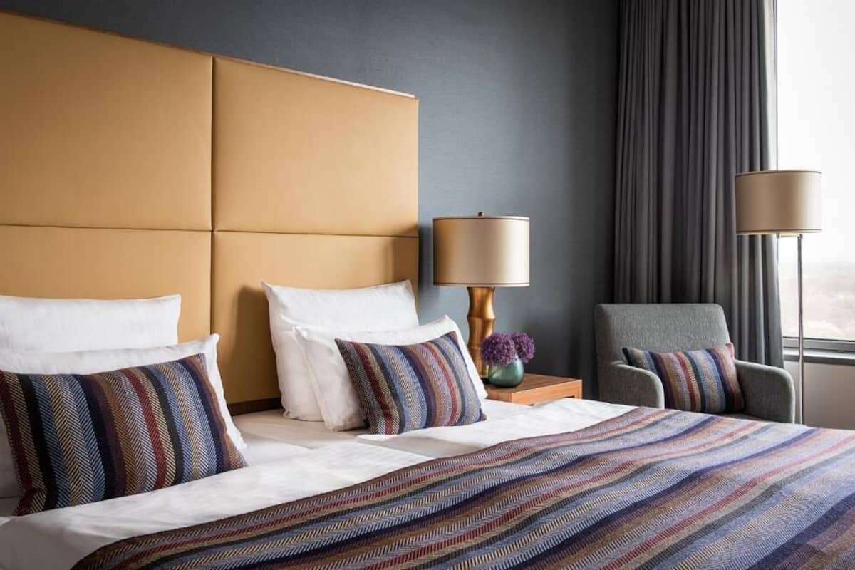 premium room | 1 bedroom, premium bedding, select comfort beds, in-room safe