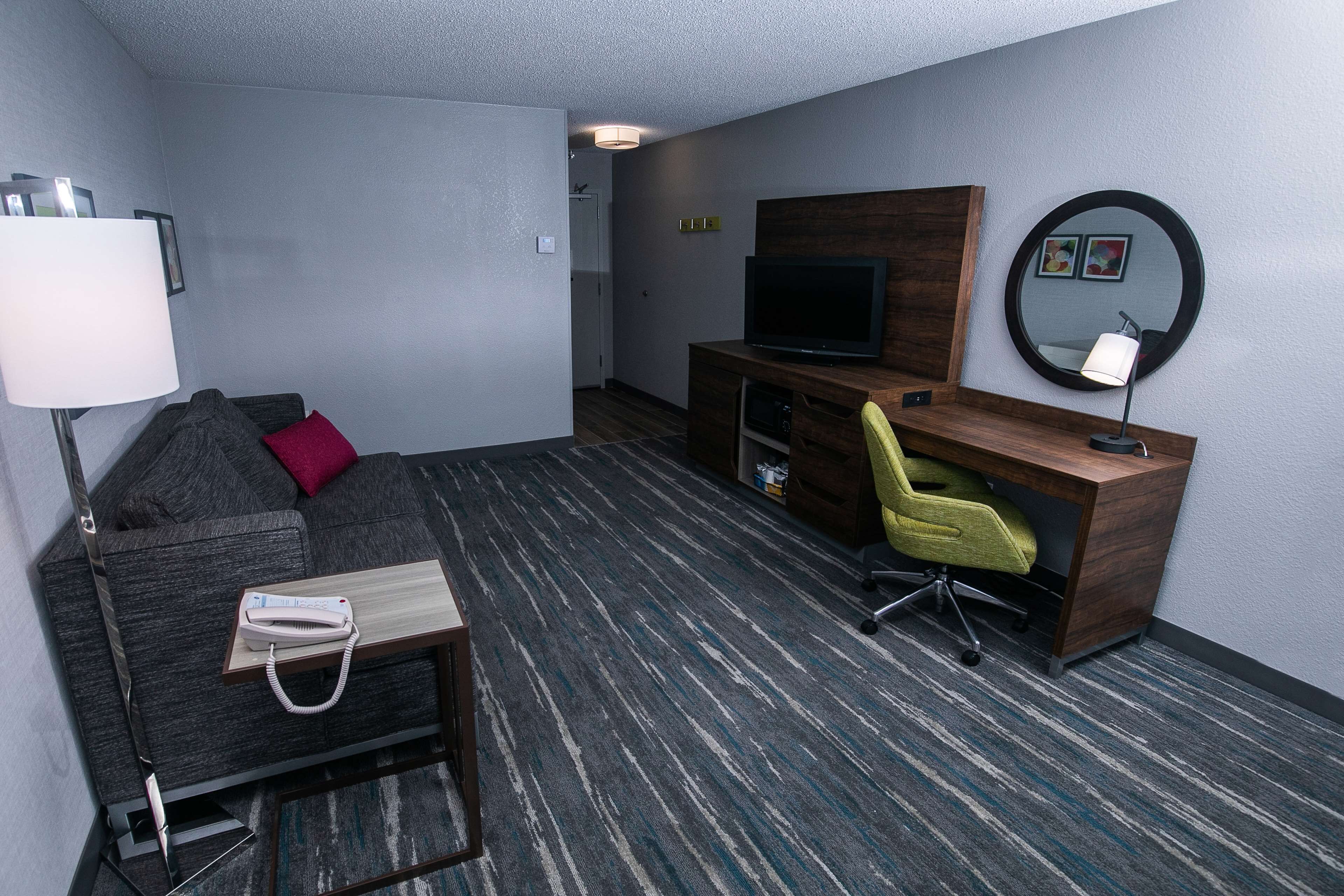 suite, 1 king bed, non smoking | blackout curtains, iron/ironing board, internet, bed sheets