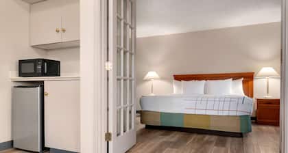 La Quinta Inn by Wyndham Columbus Airport Area