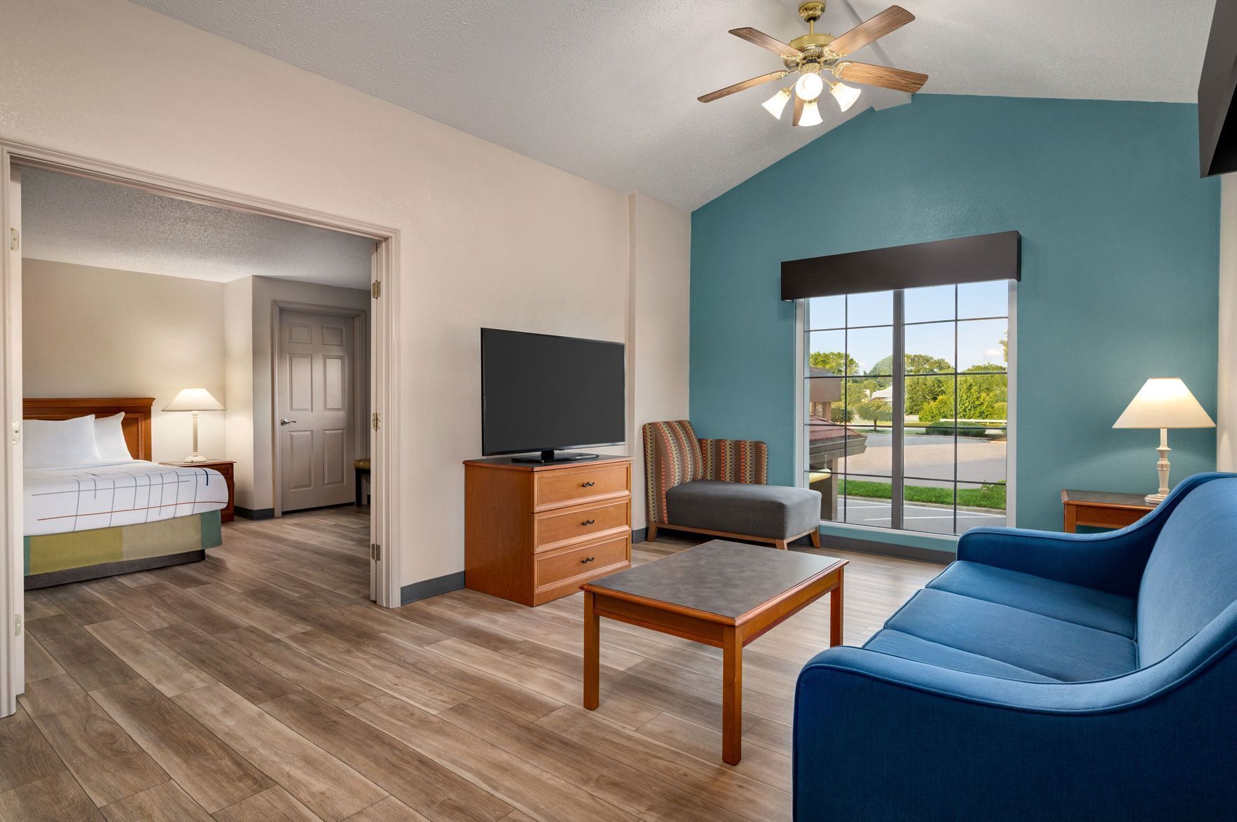 Premium bedding, minibar, desk, laptop workspace