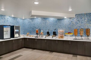 Desayuno continental gratuito y diario