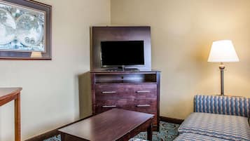 Premium bedding, in-room safe, desk, laptop workspace