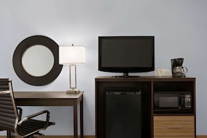 Double Room, 2 Double Beds | Premium bedding, pillowtop beds, in-room safe, desk