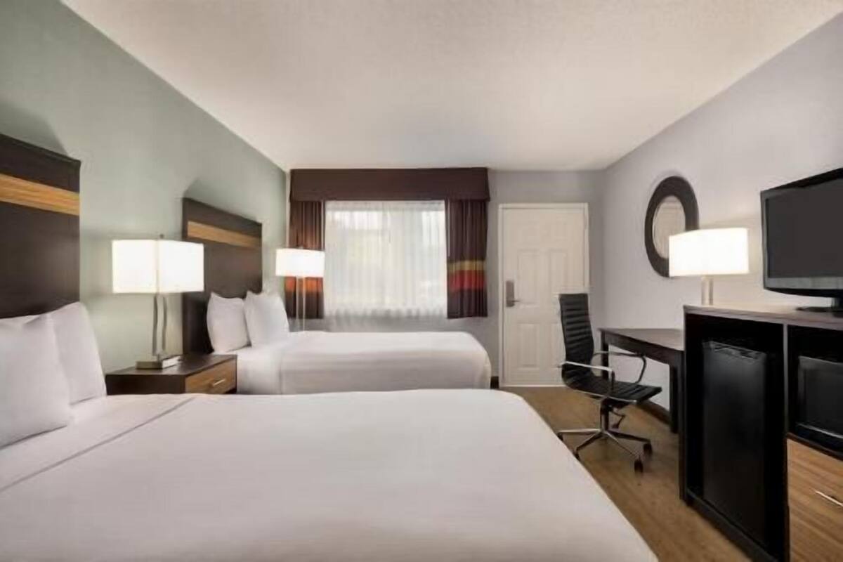 Premium bedding, pillowtop beds, in-room safe, desk