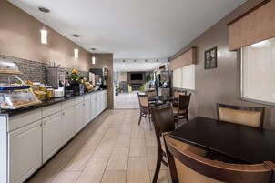 Desayuno continental incluido todos los días 