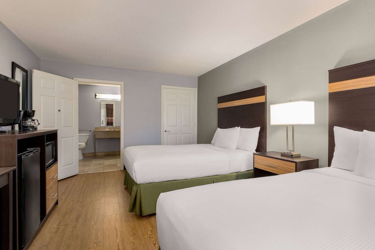 Premium bedding, pillowtop beds, in-room safe, desk