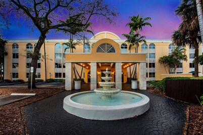 La Quinta Inn & Suites by Wyndham Fort Lauderdale Tamarac