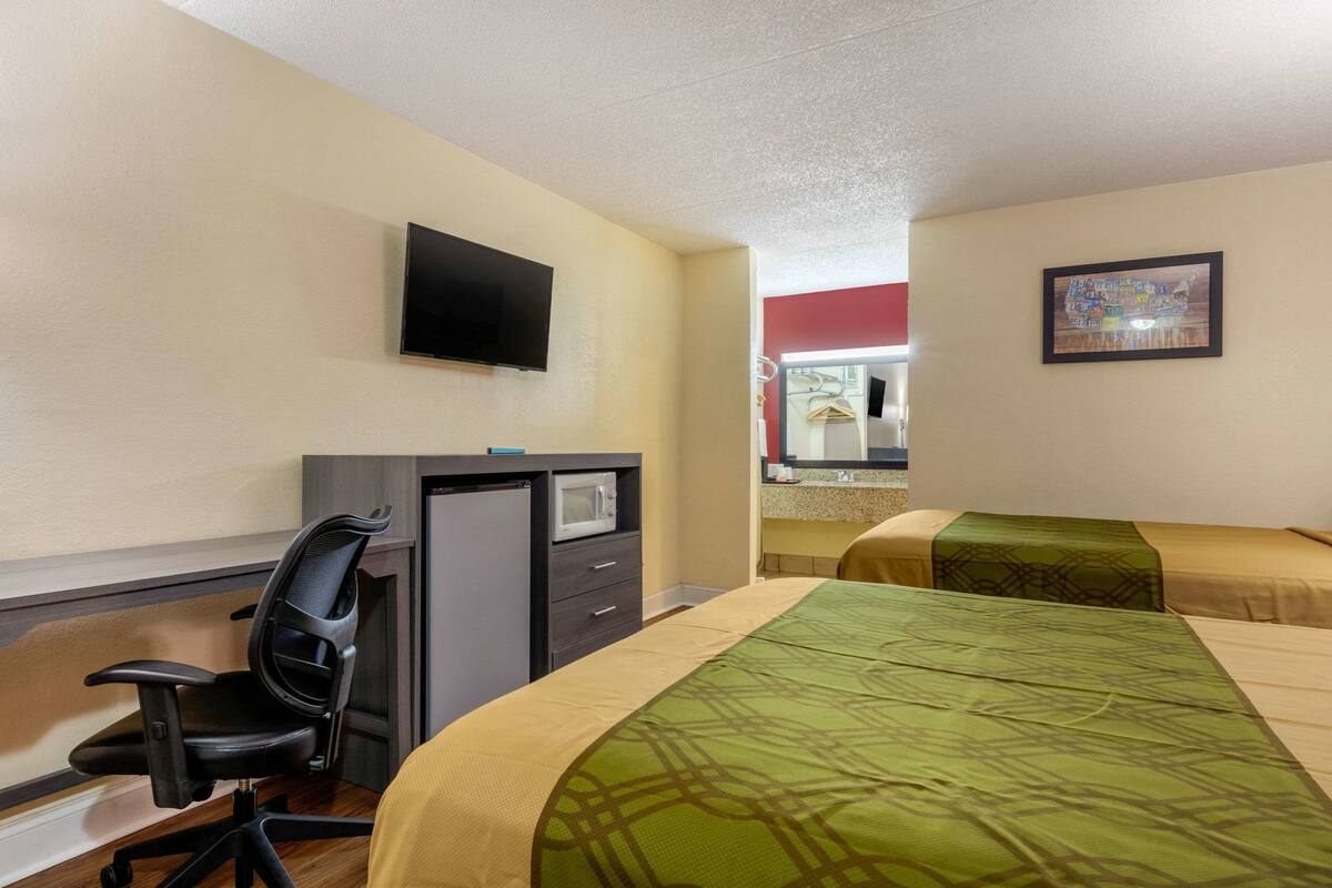 Free cots/infant beds, rollaway beds, free WiFi, bed sheets