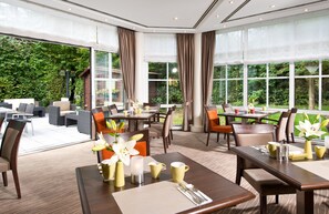Daily buffet breakfast (EUR 17 per person)
