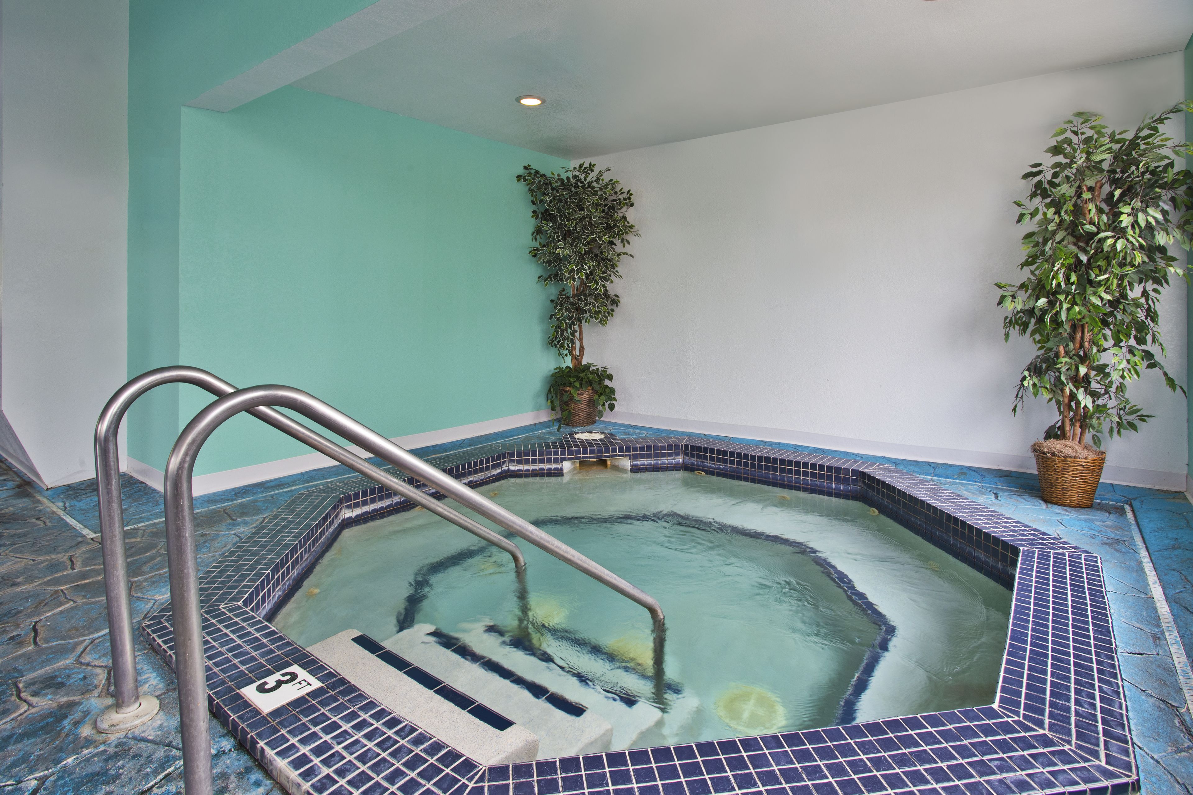 indoor pool, pool loungers