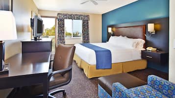 Standard Room, 1 King Bed | Premium bedding, desk, blackout drapes, iron/ironing board