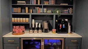 Coffee service - Dupont Circle Embassy Inn by FOUND (Washington)