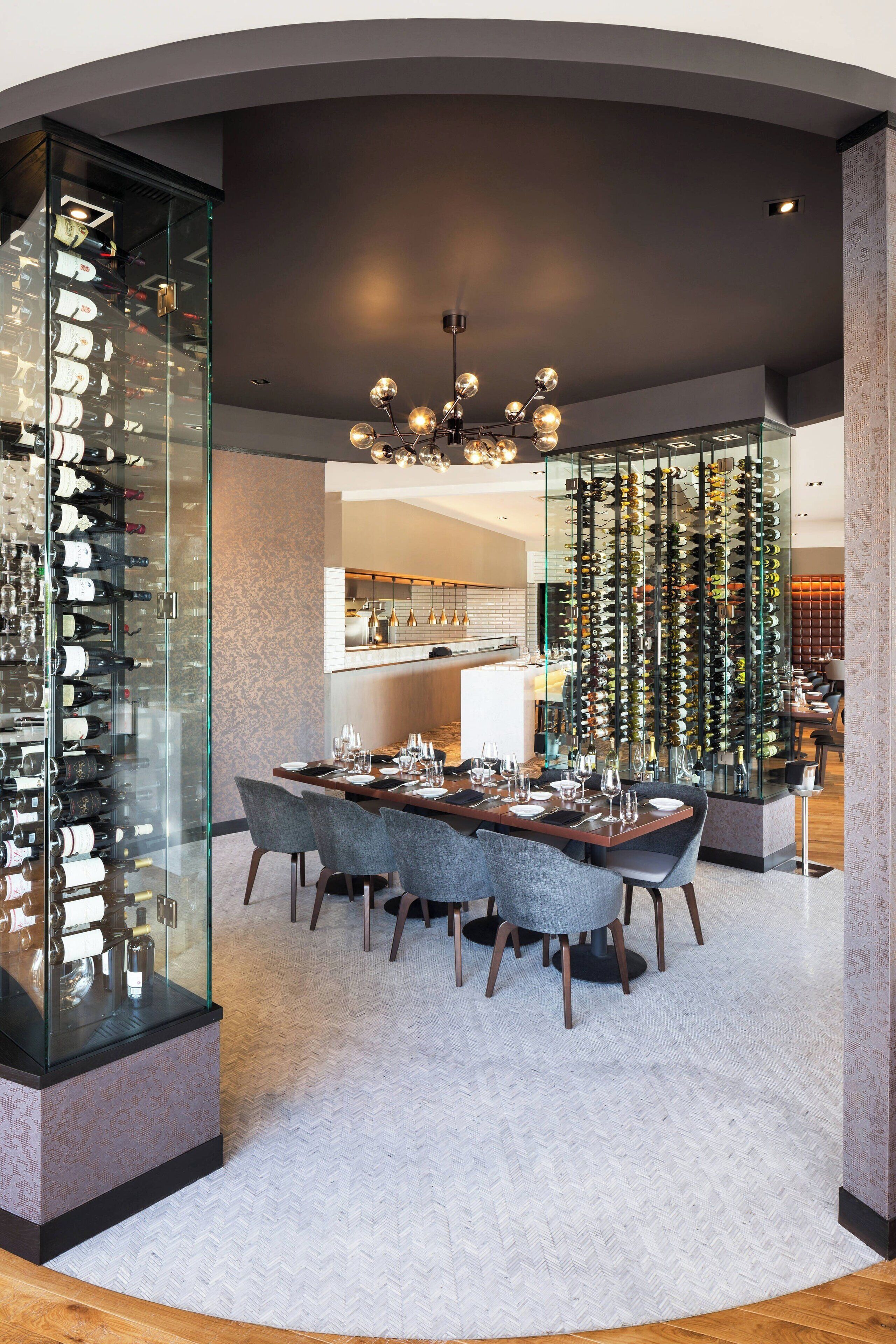 2 restaurants, breakfast, lunch, dinner served; american cuisine