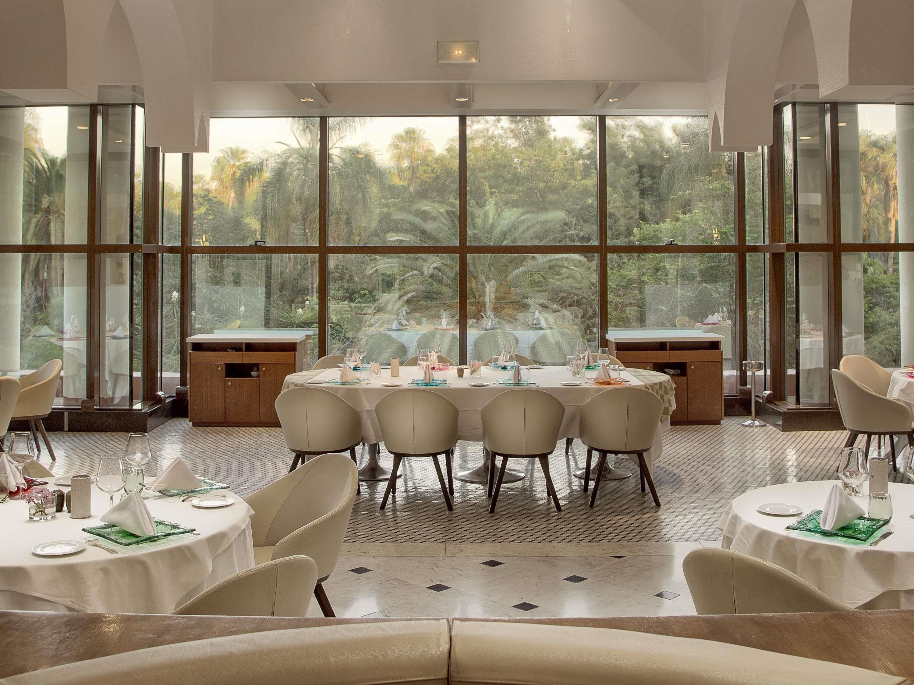 3 restaurants servant le petit déjeuner