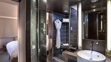 Luxury-Zimmer, 1 King-Bett, Zutritt zur Club Lounge, Stadtblick | Hochwertige Bettwaren, Minibar, Zimmersafe, Schreibtisch