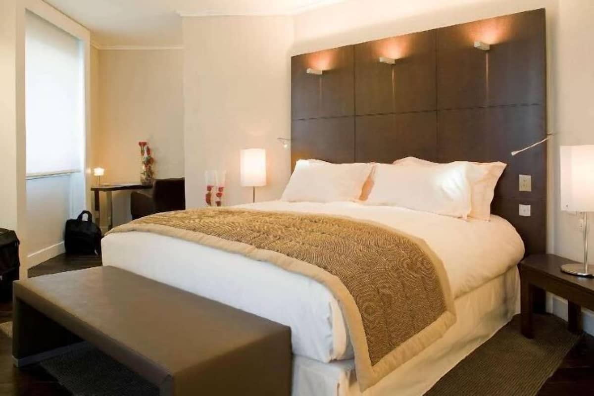 Premium bedding, minibar, in-room safe, desk